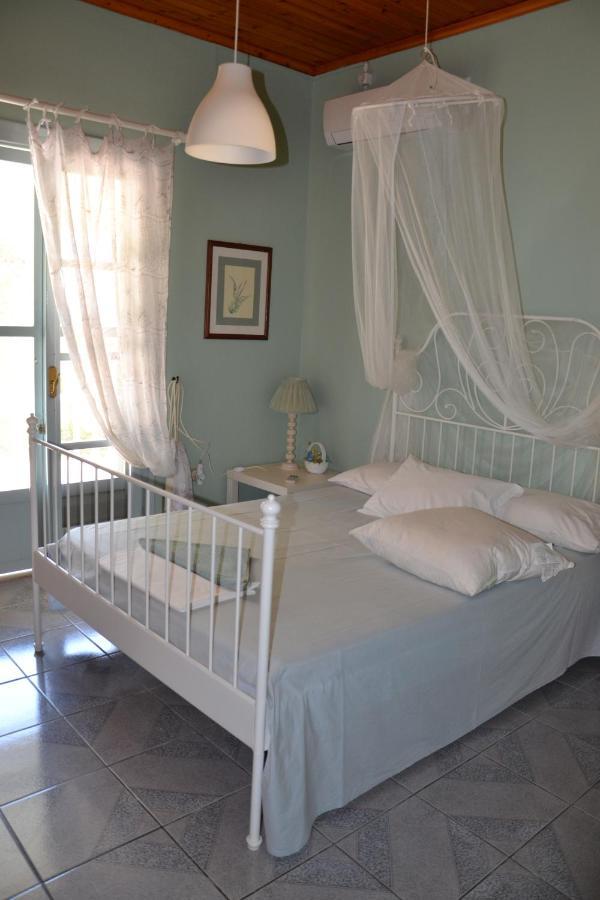 Mihaila Seaside: 2 Bedroom Bungalows Kefalonia Spartia  Exteriör bild